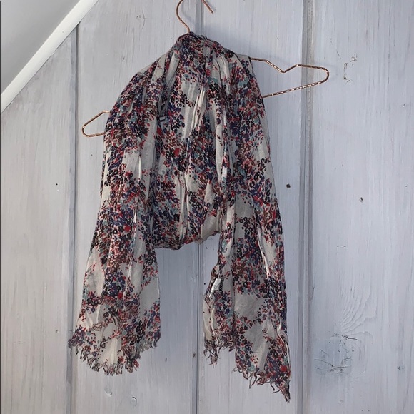 Scarfe - Picture 1 of 2